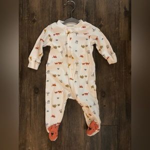 Infant zip one piece. NEVER WORN. Size 6M